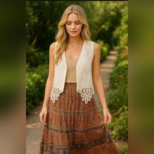 Elegant White Lace Trim Vest